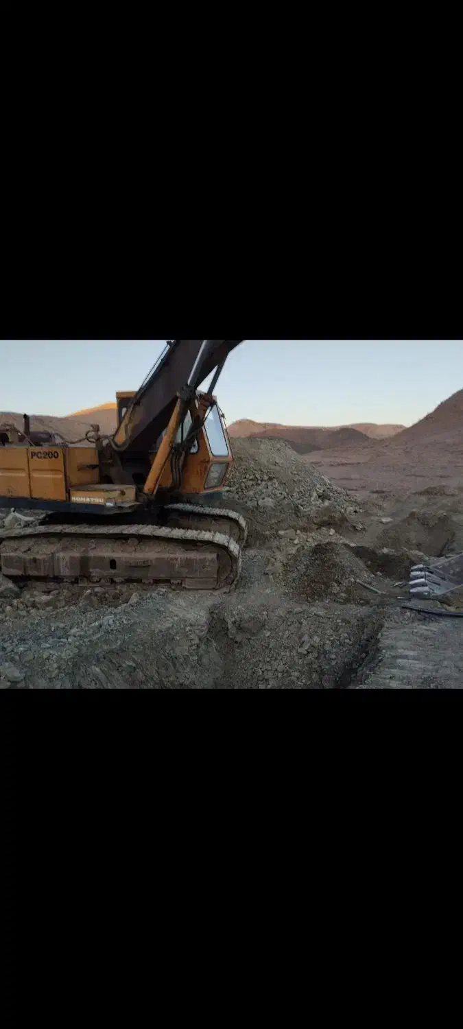 به یک راننده بیل مکانیکی نیازمندیم|استخدام حمل و نقل|فردوس (خراسان), |دیوار