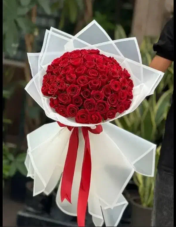 اینجا و نگاه نکنی باختی|گل مصنوعی|مرند, |دیوار