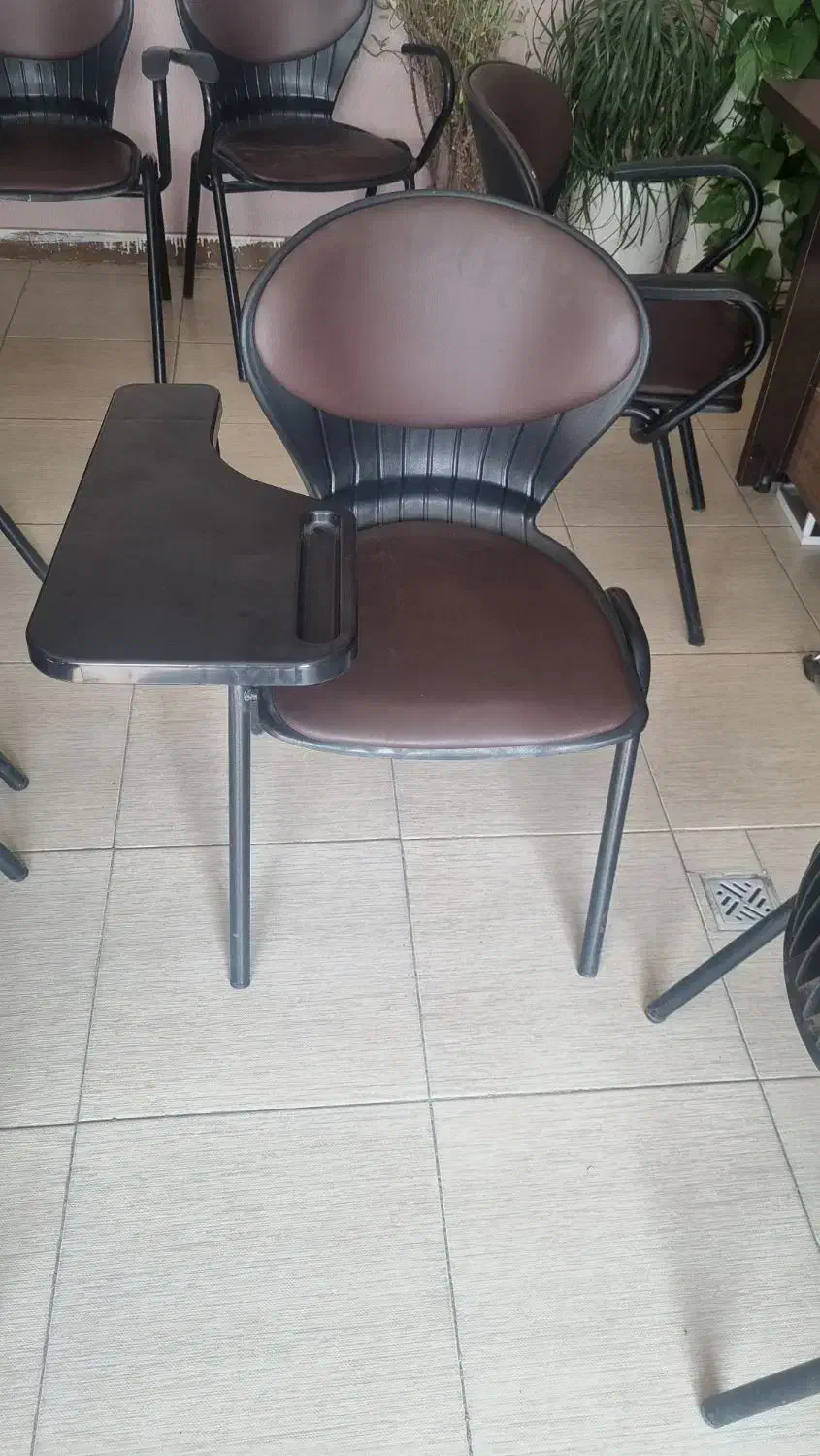 صندلی دانشجویی|صندلی و نیمکت|فردیس, فردیس|دیوار