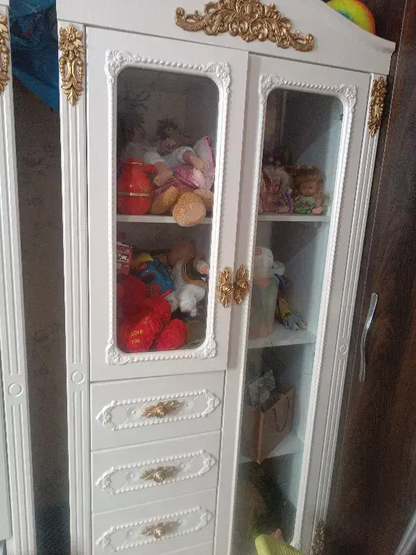 ویترین سفید طلایی|بوفه، ویترین، کنسول|قم, انسجام|دیوار