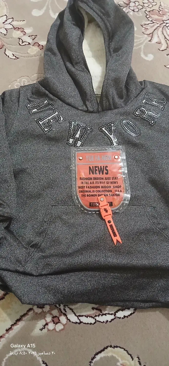 سویشرت بچگانه نو و سایز۴۰ ..تک باقی مانده|کفش و لباس بچه|قم, نیروگاه|دیوار