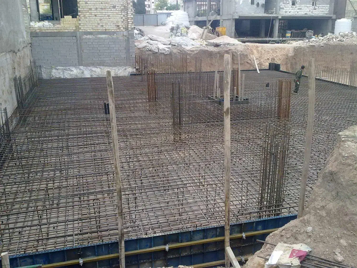 اجرای انواع سازه بتنی و اسکلت اهن ارماتور قالب|خدمات پیشه و مهارت|خلخال, |دیوار