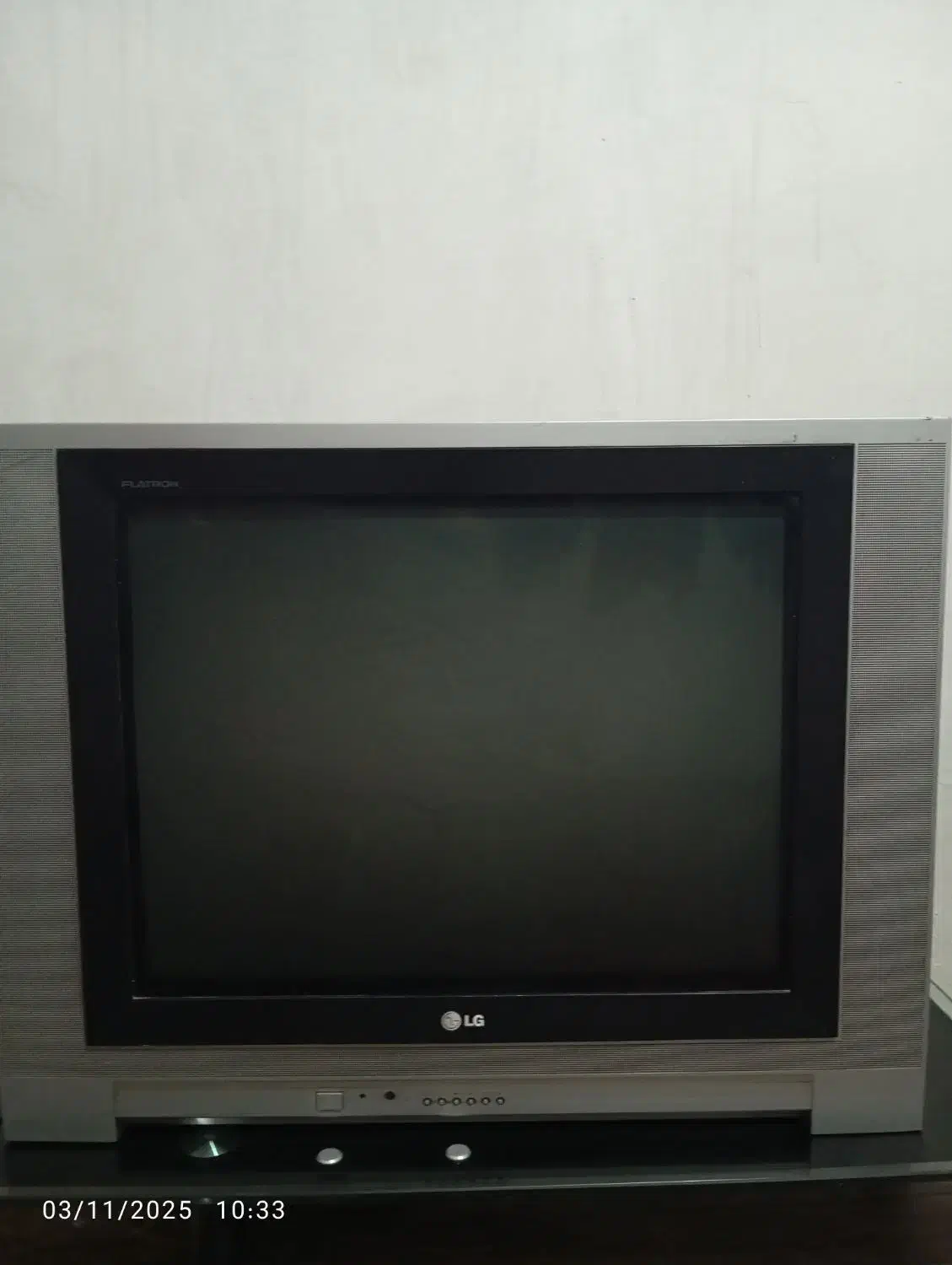 تلویزیون ۲۸اینچ LGو زیر تلویزیونی|تلویزیون و پروژکتور|کازرون, |دیوار