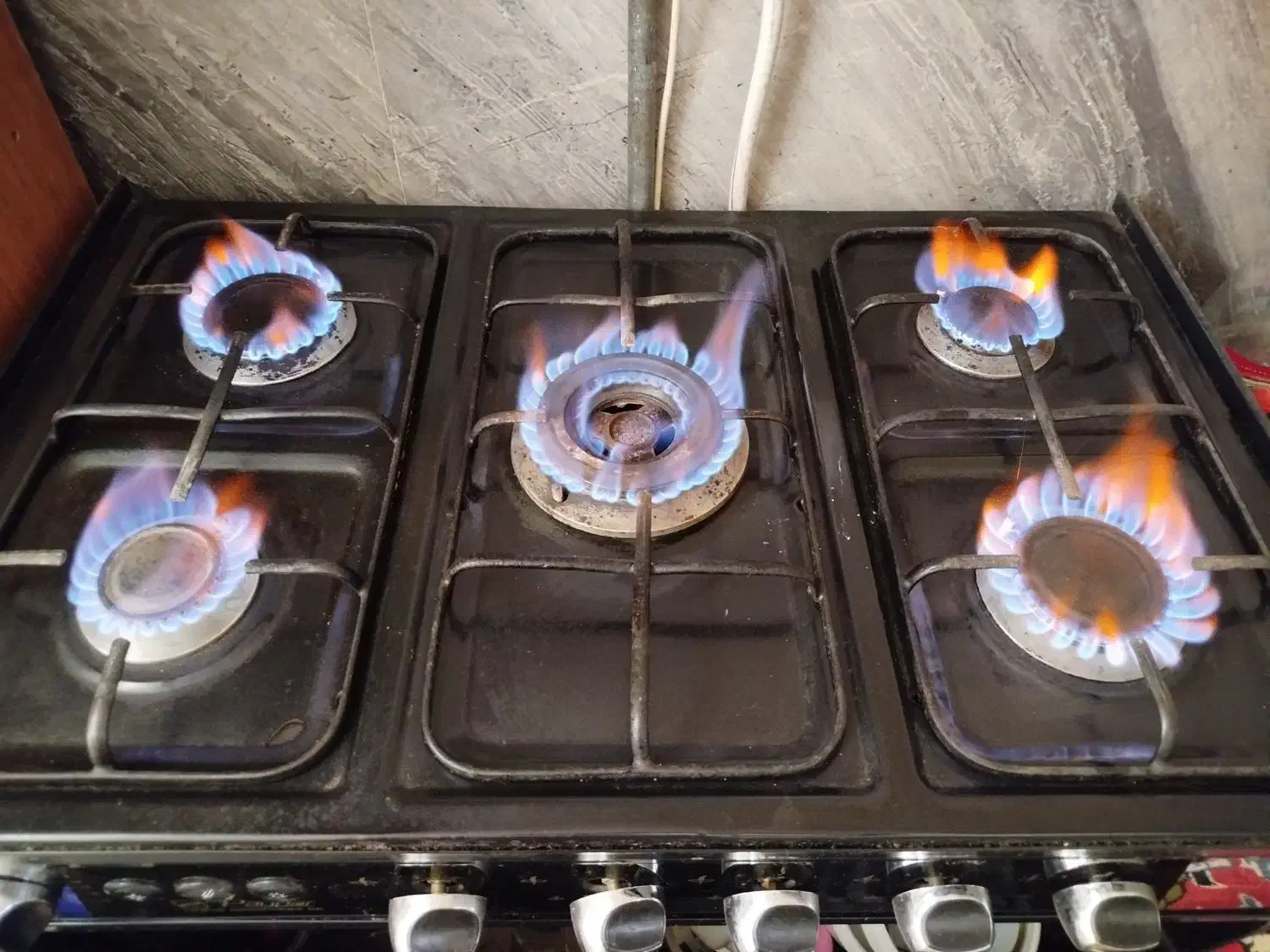 اجاق گاز ۵شعله و سالم و پر قدرت|اجاق گاز و لوازم برقی پختوپز|سلطانیه, |دیوار