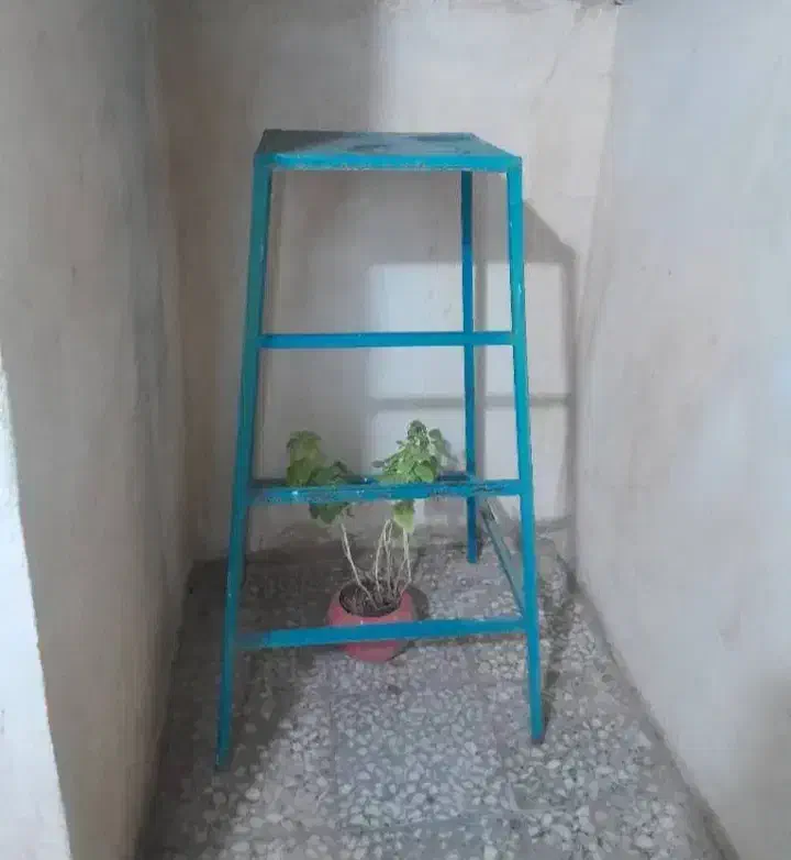 آهنی ومحکم|صندلی و نیمکت|بروجرد, |دیوار