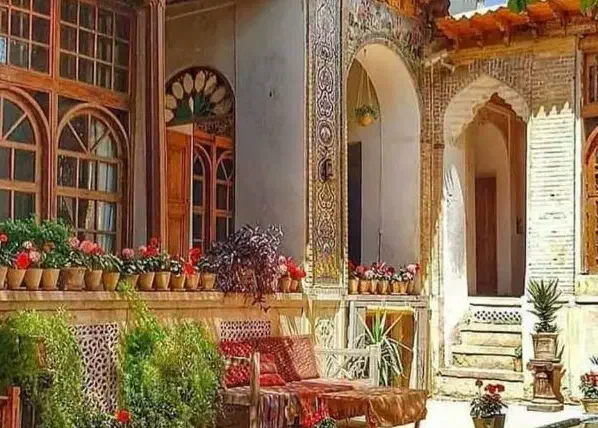 خانه های سنتی بوم گردی اقامتگاه مرمت شده و نشده|فروش خانه و ویلا|شیراز, شاهچراغ|دیوار