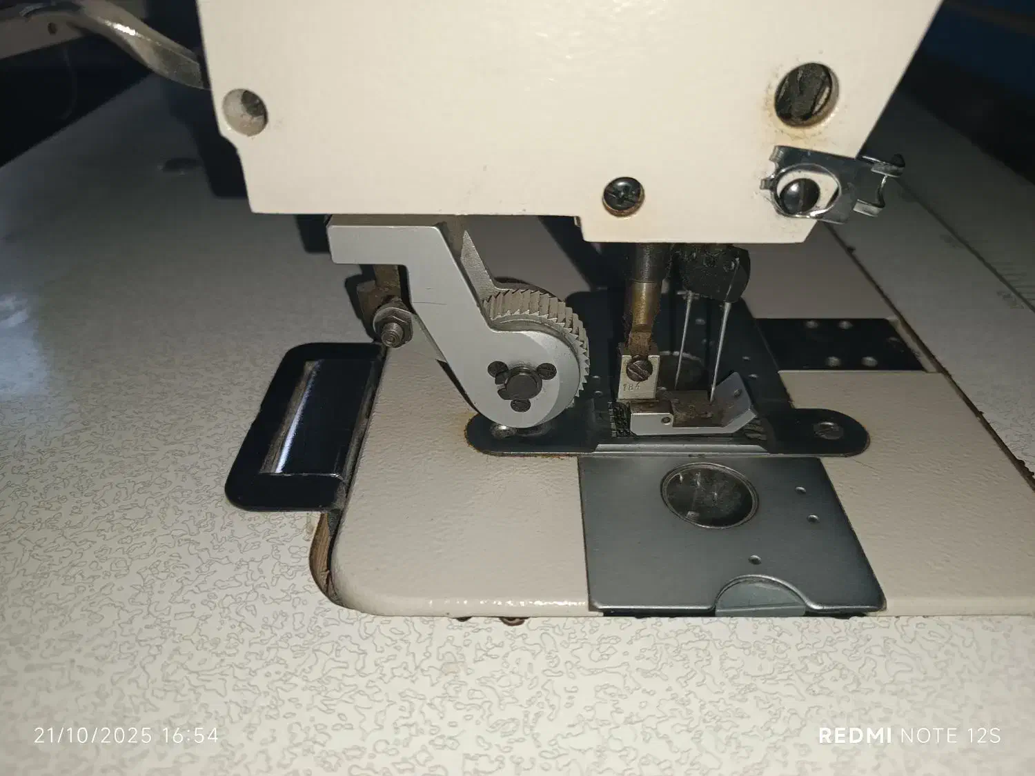 چرخ سه قلابه قلطک دار|چرخ خیاطی و ریسندگی|جغتای, |دیوار