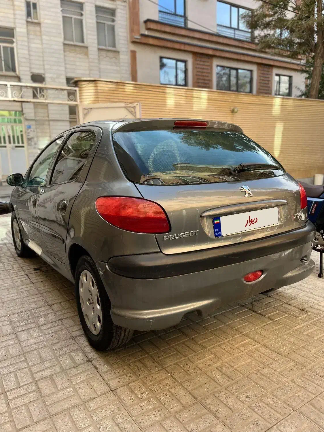 ۲۰۶ دلفینی|خودرو سواری و وانت|اراک, |دیوار