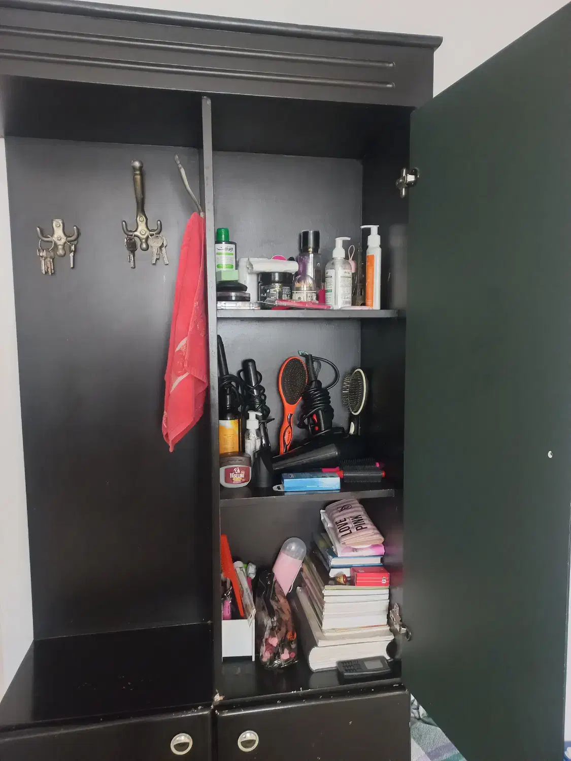 جاکفشی و دراور|جاکفشی، کمد، دراور|رشت, توشیبا|دیوار