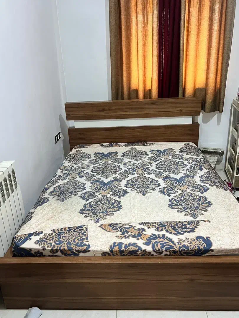 دست تخت خواب پاتختی کشو|تخت و سرویس خواب|رشت, پل تالشان|دیوار