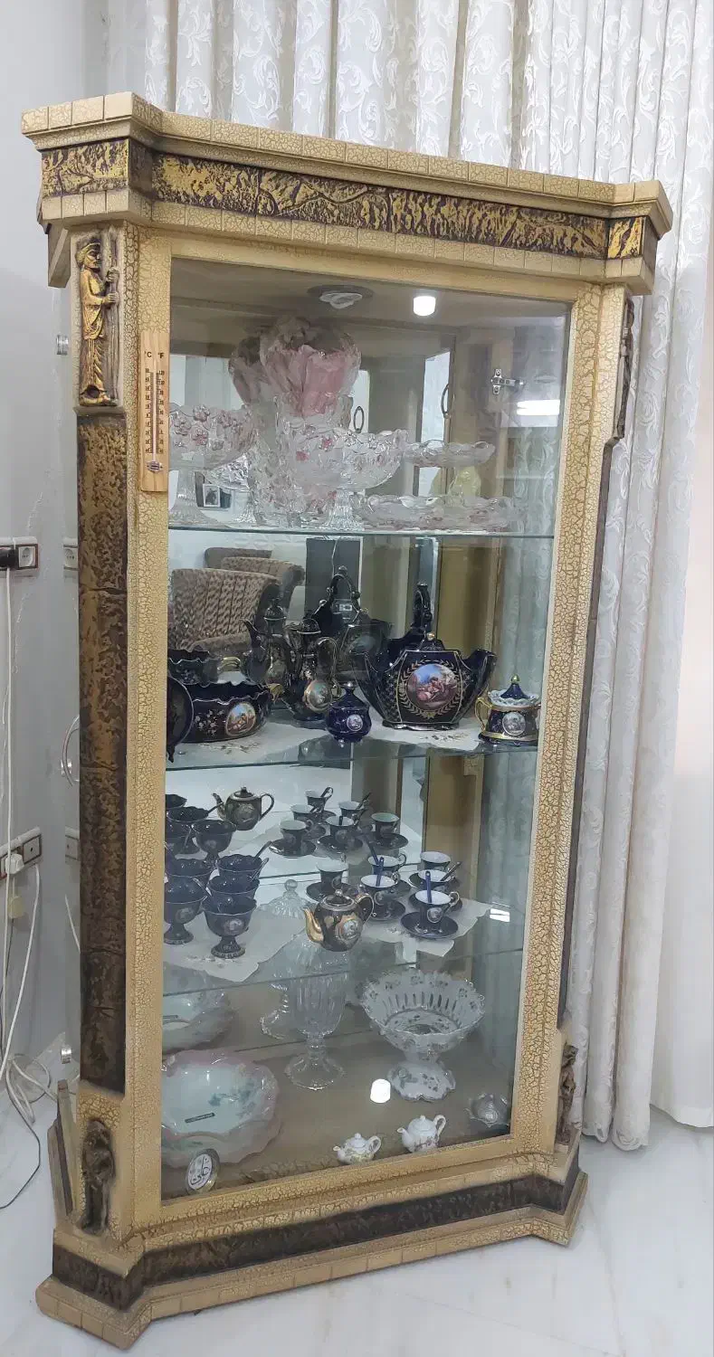 بوفه|بوفه، ویترین، کنسول|امامزاده عبدالله, |دیوار