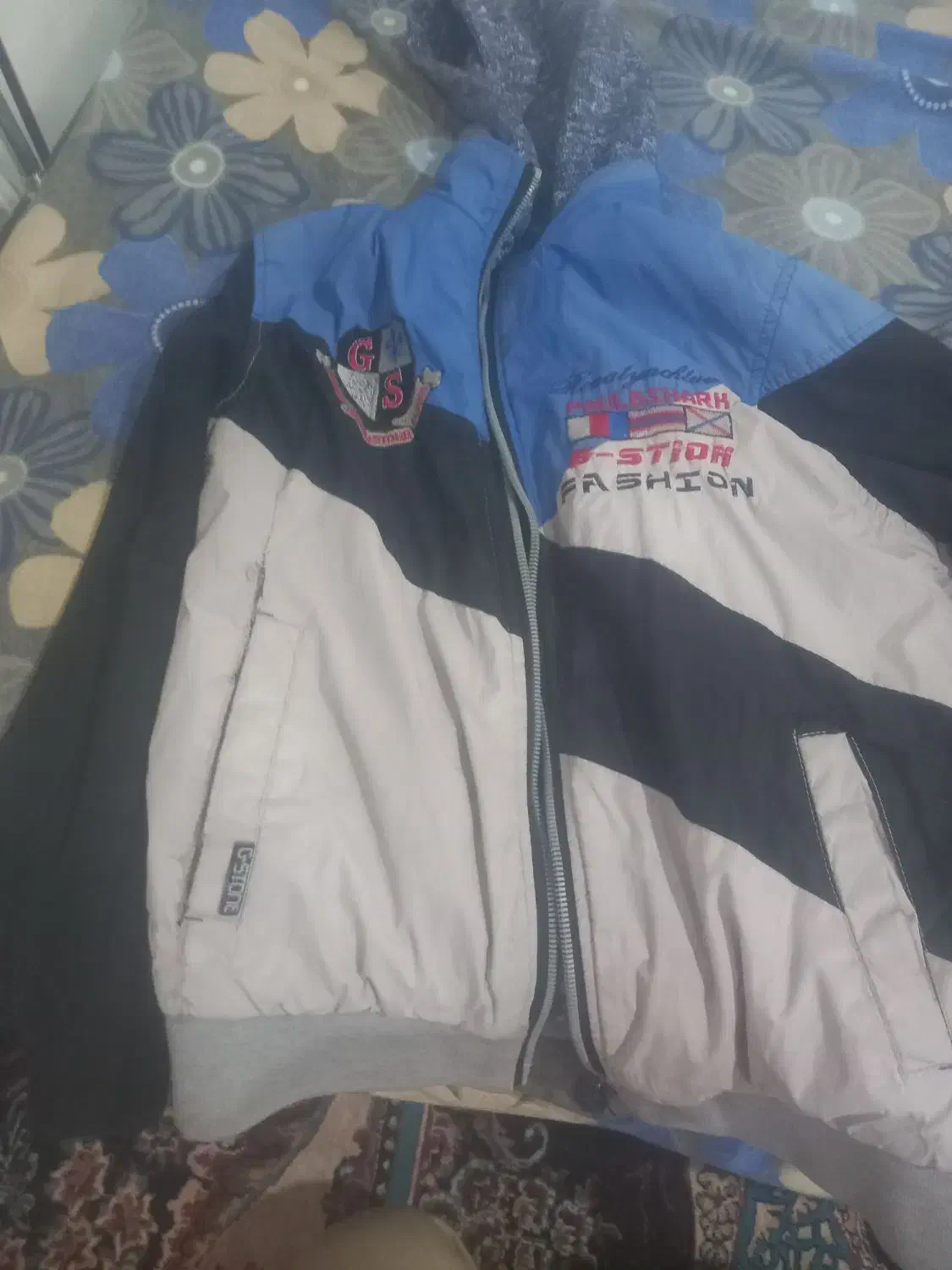 کاپشن لارج|لباس|شوشتر, |دیوار