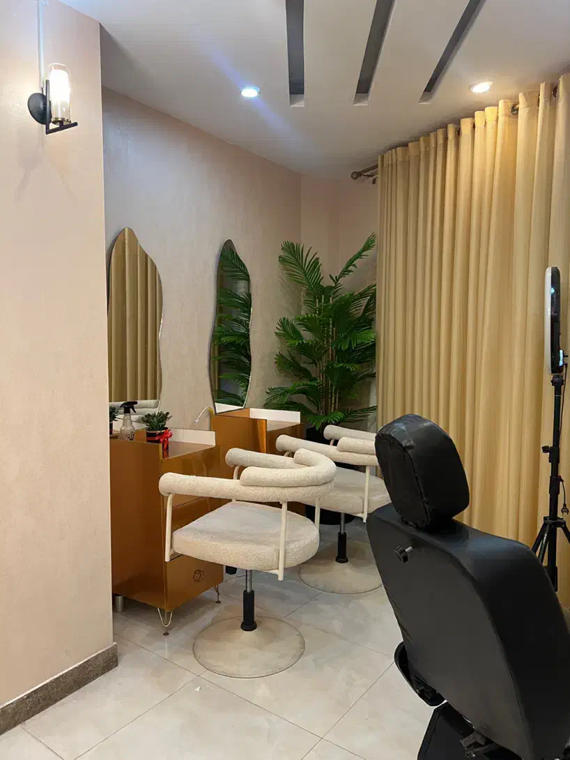 استخدام نیرو آرایشگر|خدمات آرایشگری و زیبایی|رشت, علی آباد|دیوار