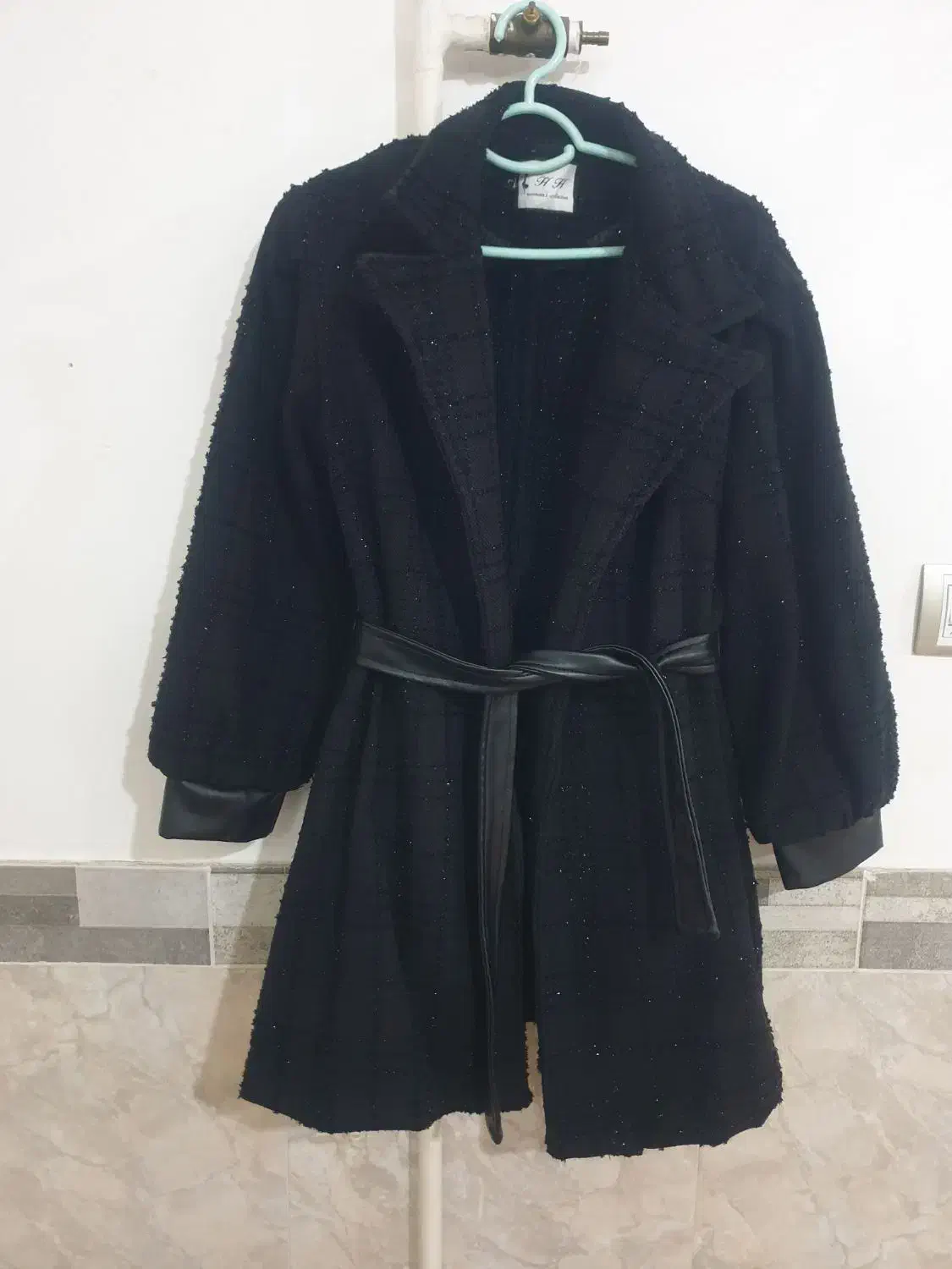 مانتو کتی شنل|لباس|هرسین, |دیوار