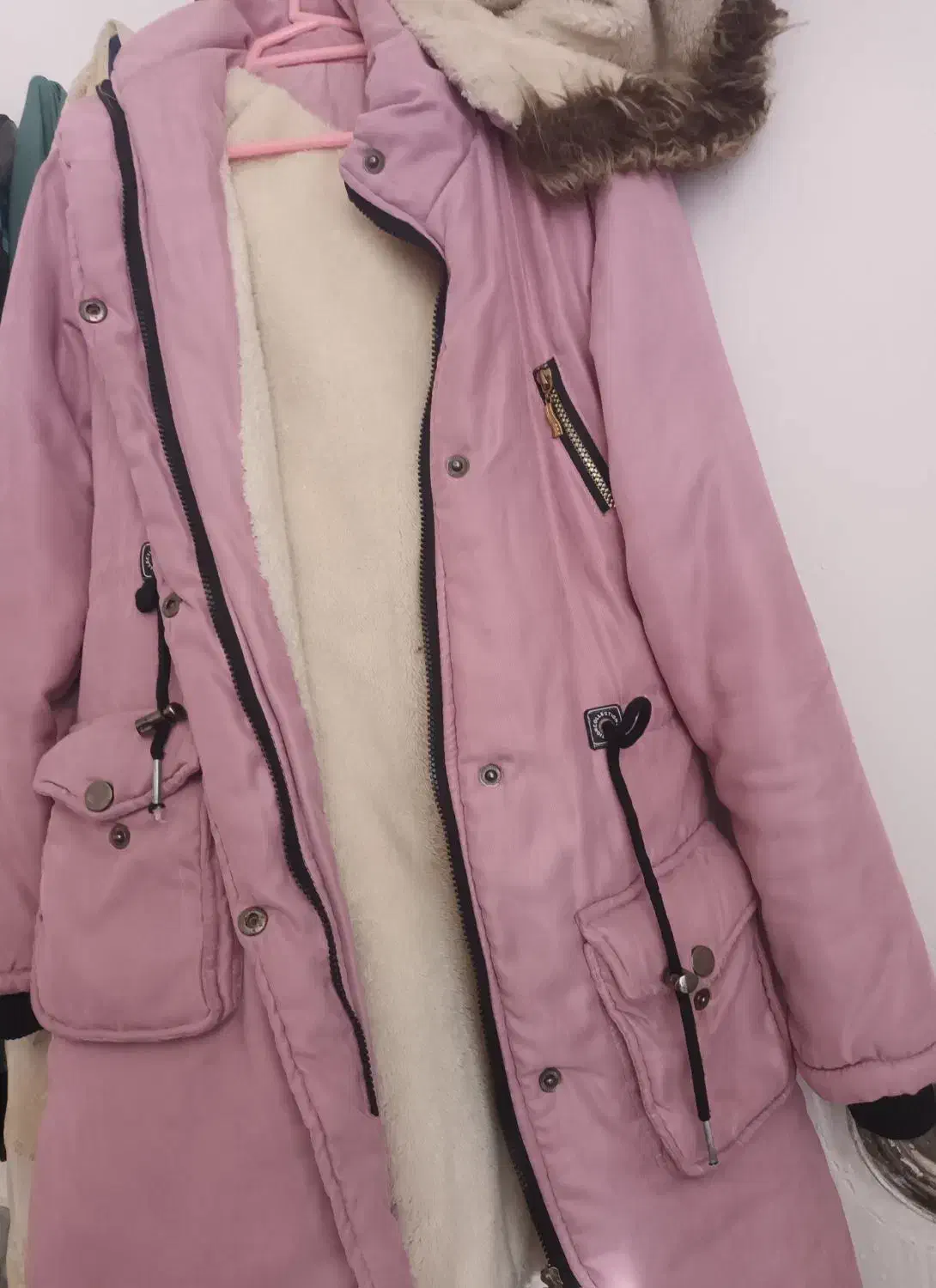 کاپشن سالم|لباس|بیرجند, |دیوار