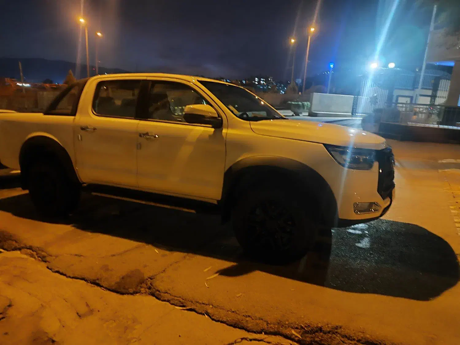 کی ام سی|خودرو سواری و وانت|شیراز, تپه تلویزیون|دیوار