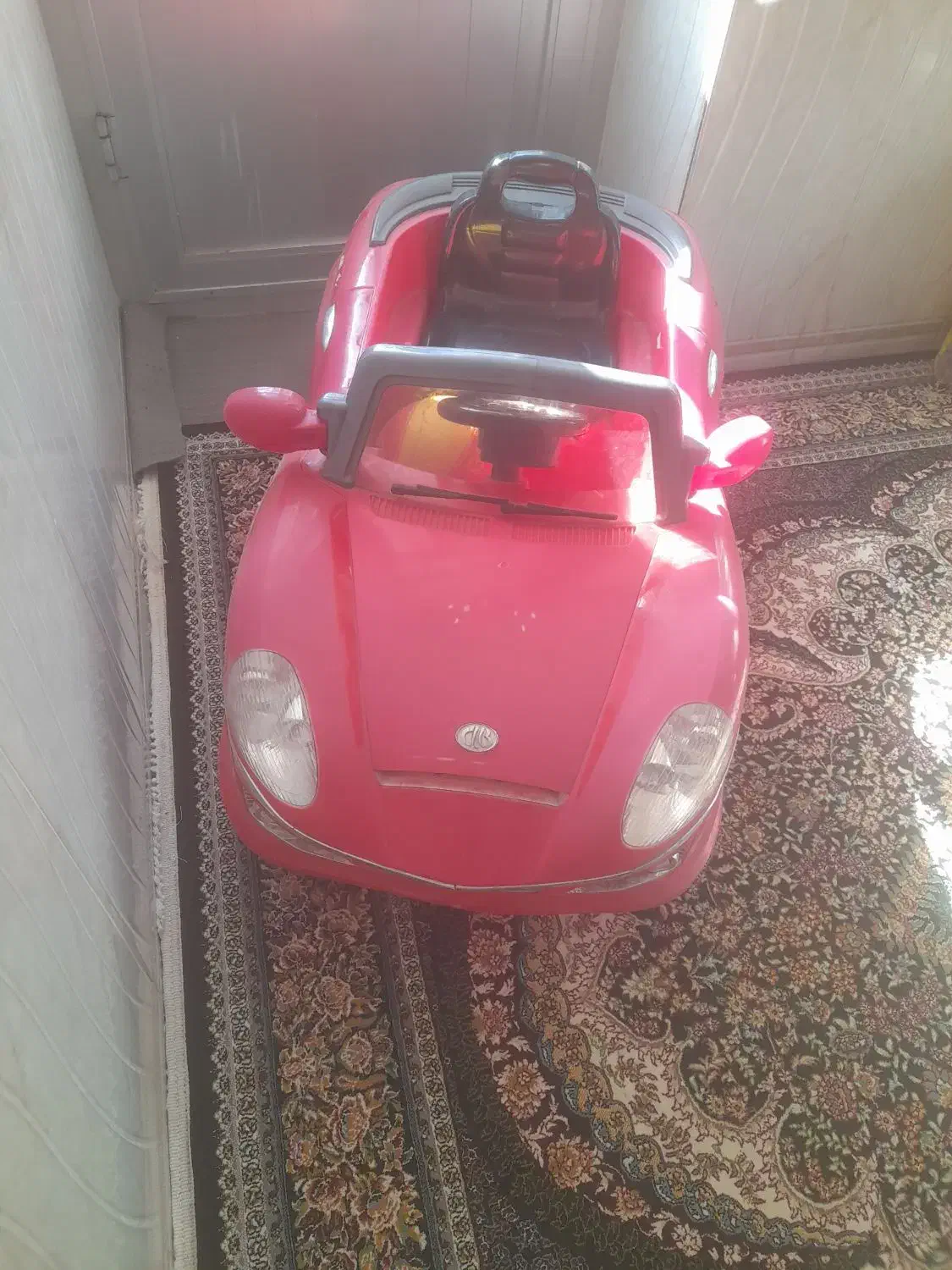 ماشین شارژی  ،در جغتای|اسباب‌بازی بچه|جغتای, |دیوار