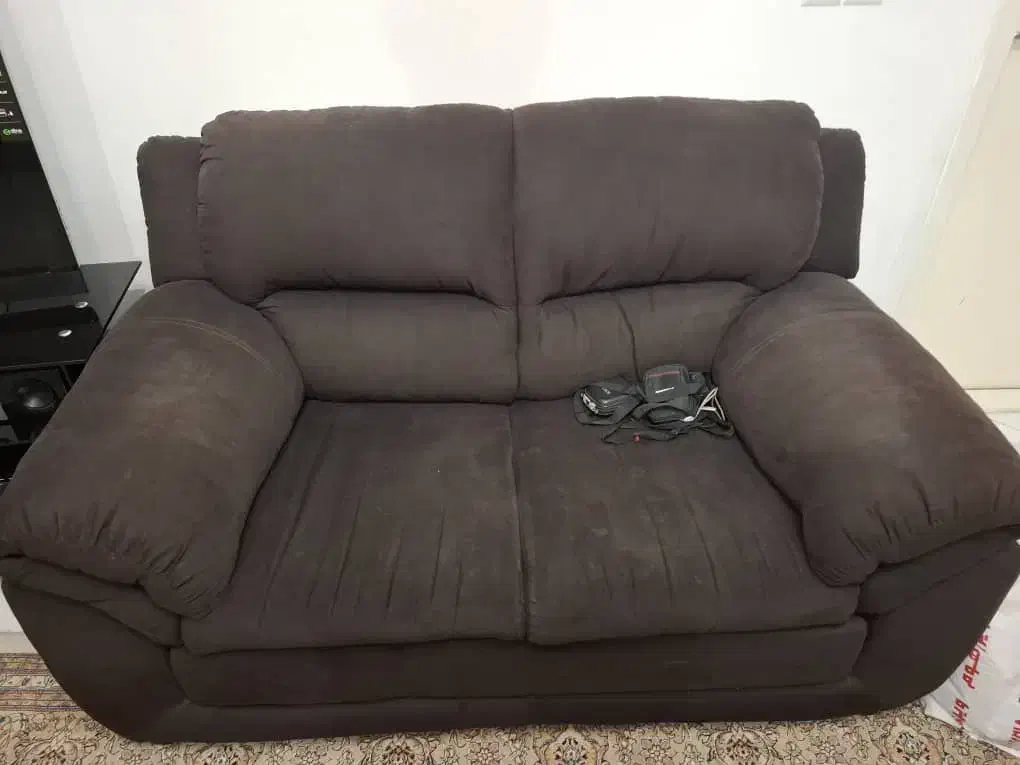 مبل راحتی ۷ نفره به اضافه یک عدد میز عسلی|مبلمان خانگی و میز عسلی|دامغان, |دیوار