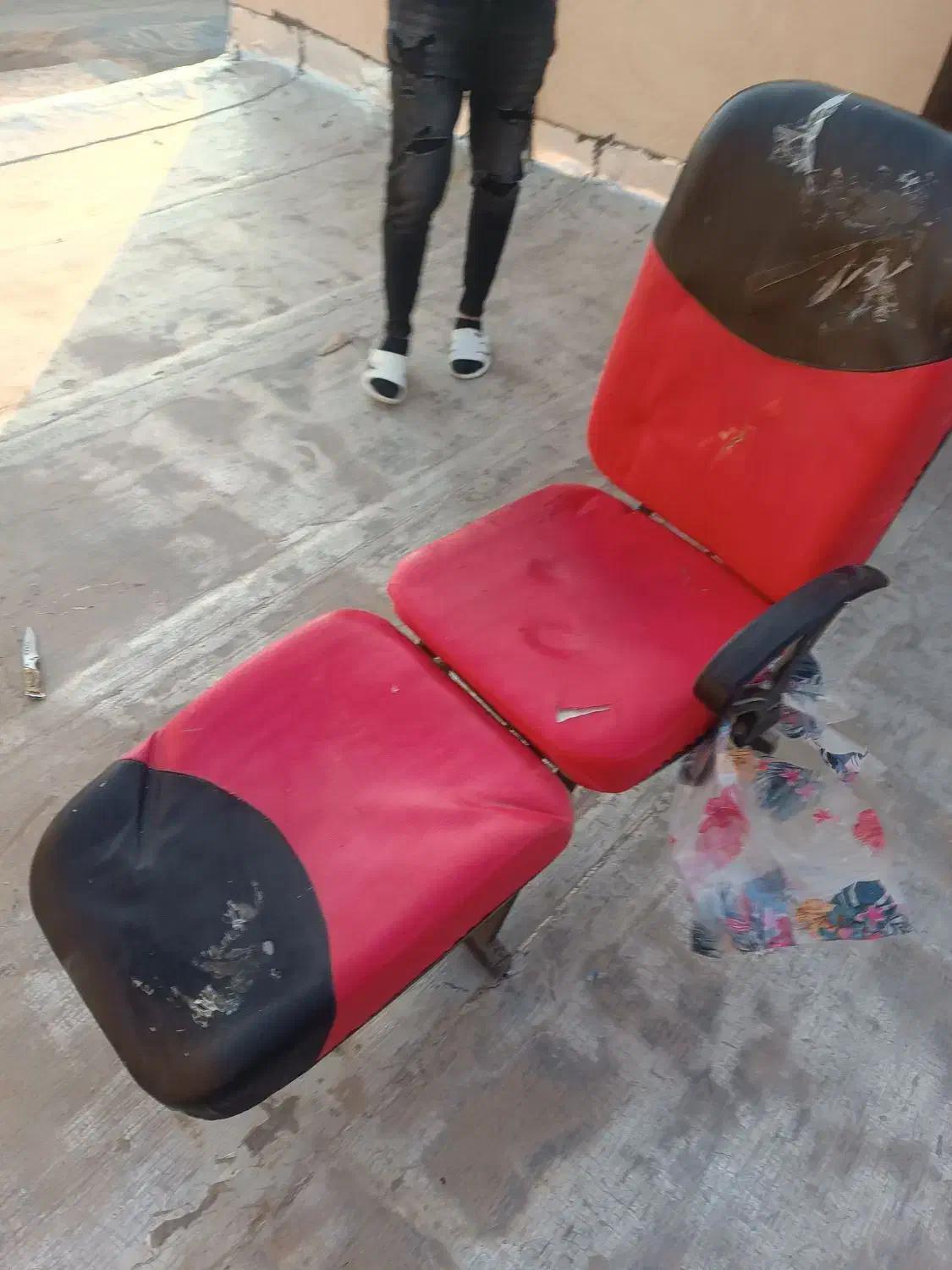 صندلی و تخت|تخت و سرویس خواب|بومهن, |دیوار