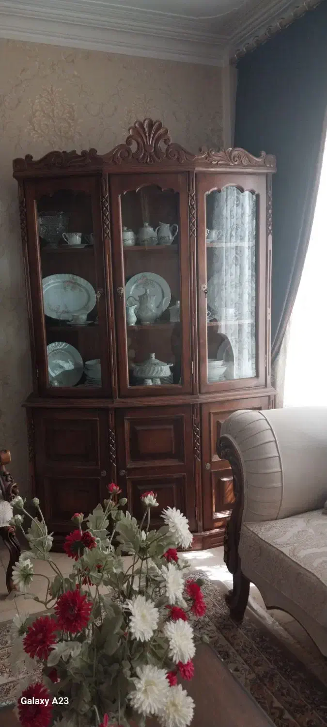 بوفه چوب گردو کاملا سالم|بوفه، ویترین، کنسول|قزوین, |دیوار