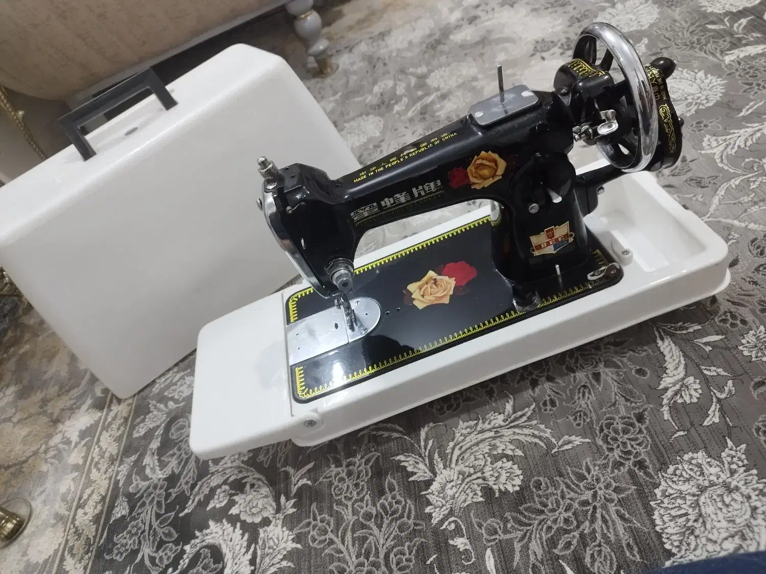 چرخ خیاطی|چرخ خیاطی و ریسندگی|بروجرد, |دیوار