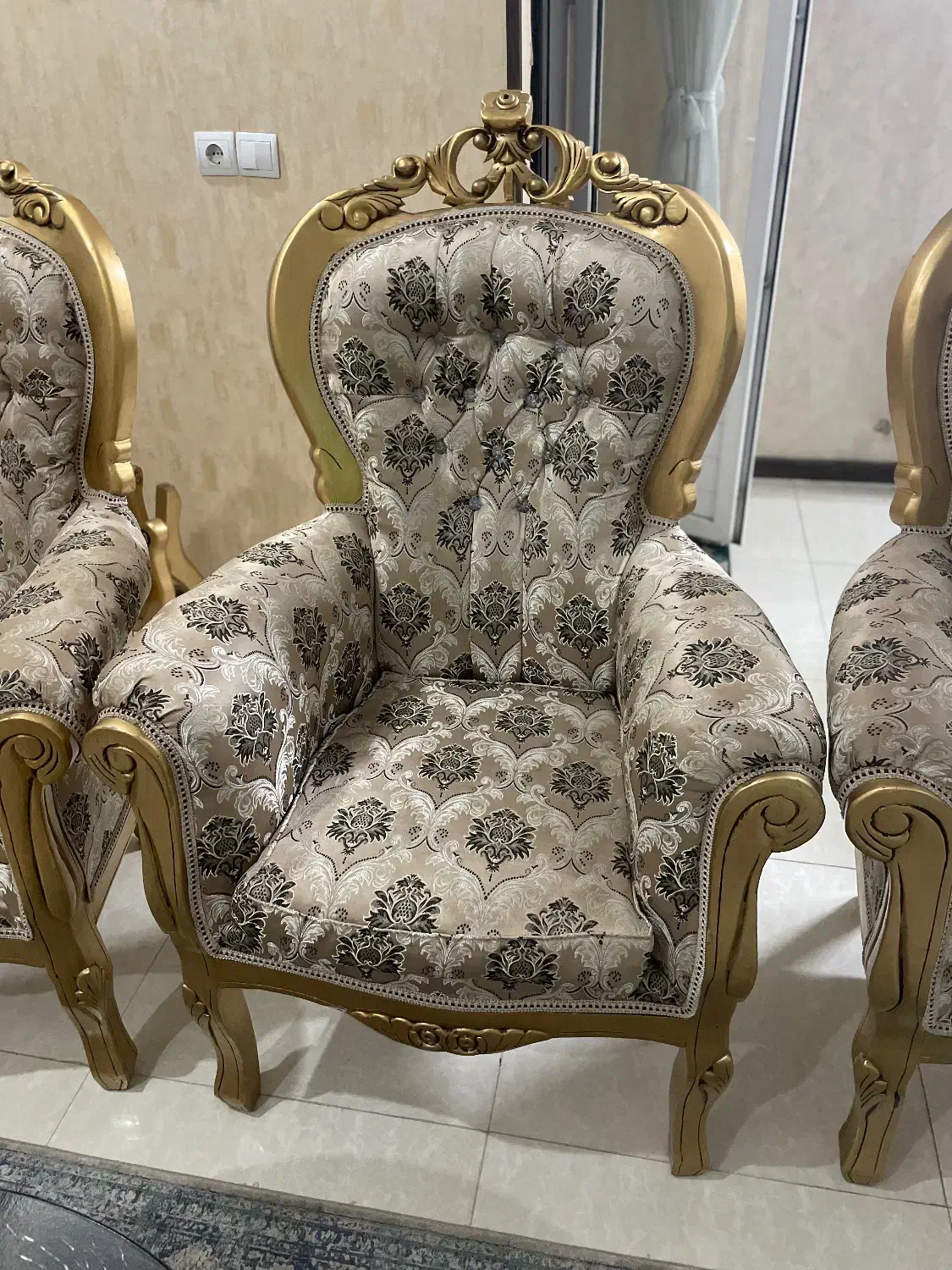 مبل سلطنتی طلایی|مبلمان خانگی و میز عسلی|قزوین, |دیوار