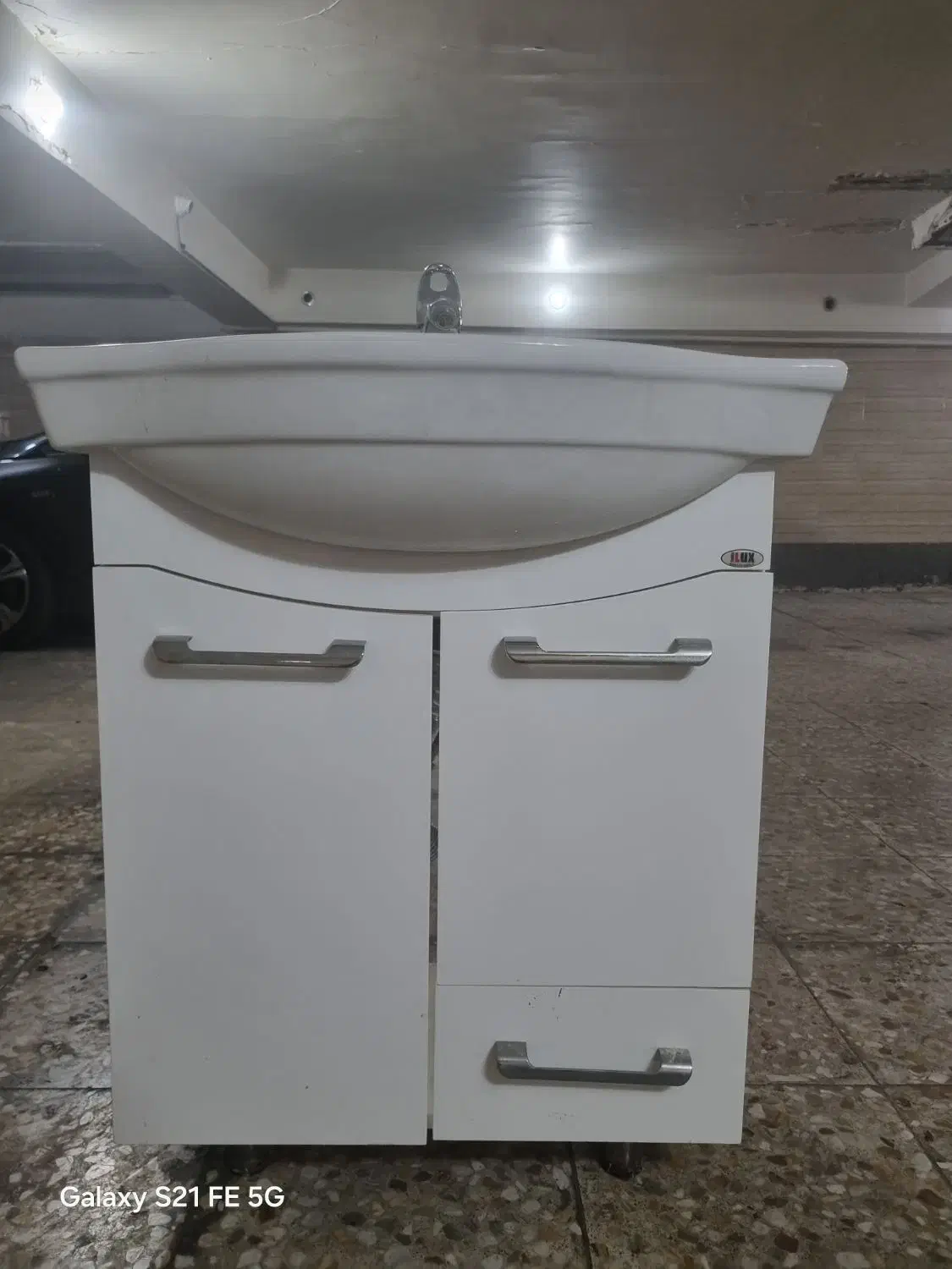 روشویی کابین دار بهمراه شیر و آیینه|لوازم سرویس بهداشتی|اهواز, کیانپارس |دیوار