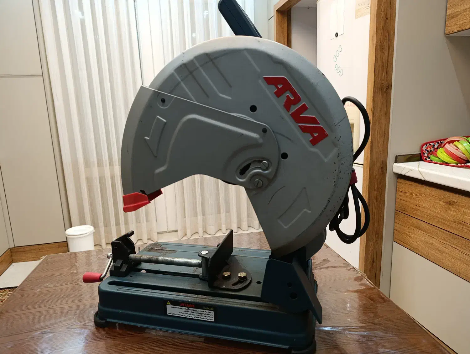 استاد کارهای حرفه ای بیایین خرید|ابزارآلات|رشت, لاکانی|دیوار