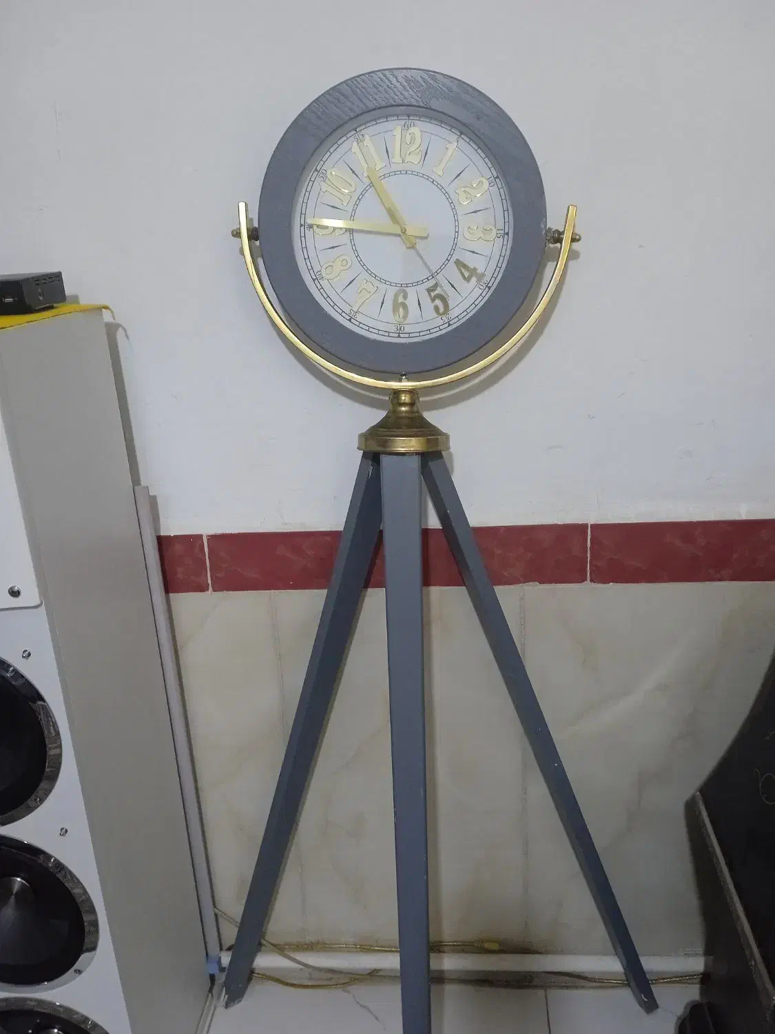 ساعت ۳پایه رنگ طوسی سالم فروشی|ساعت دیواری و تزئینی|مشهد, شهرآباد|دیوار