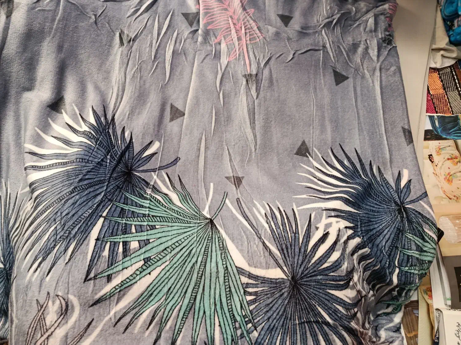 پتو دونفره|رختخواب، بالش، پتو|بندر گناوه, |دیوار