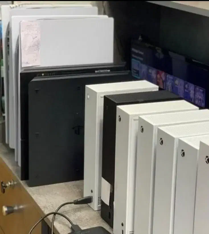 همه چی در یک جا|کنسول، بازی ویدئویی و آنلاین|رباط‌کریم, رباط‌کریم|دیوار