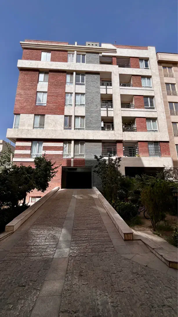 آپارتمان۱۱۰ متر/دو خواب/فول/خوش نقشه/قابل تبدیل