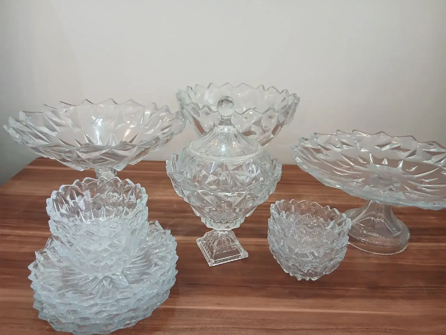 ست کامل پذیرایی کریستال کارتون دار|ظروف سرو و پذیرایی|شاهینشهر, خانه کارگر|دیوار