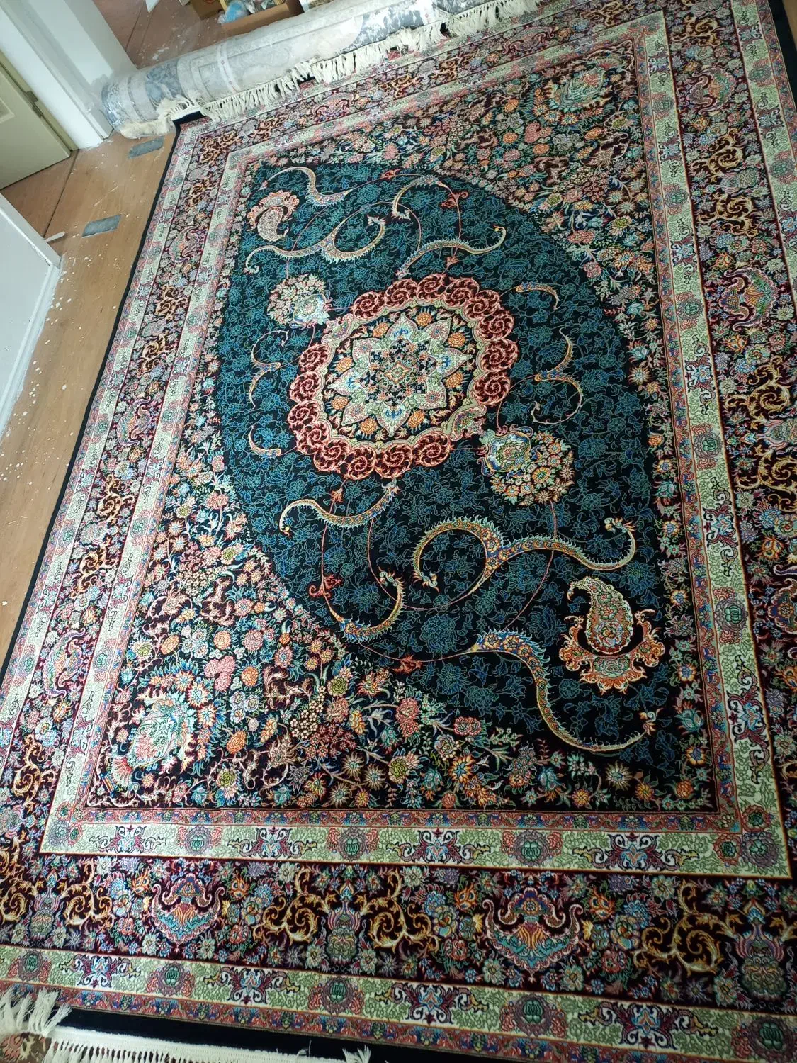 فرش ۹ متری نگین گل|فرش|پرند, فاز ۵|دیوار