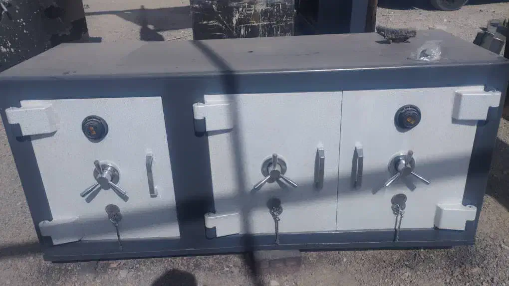 زیرویترینی گاوصندوق اسانسوری ایمن Box|ابزارآلات|شیراز, وحدت|دیوار