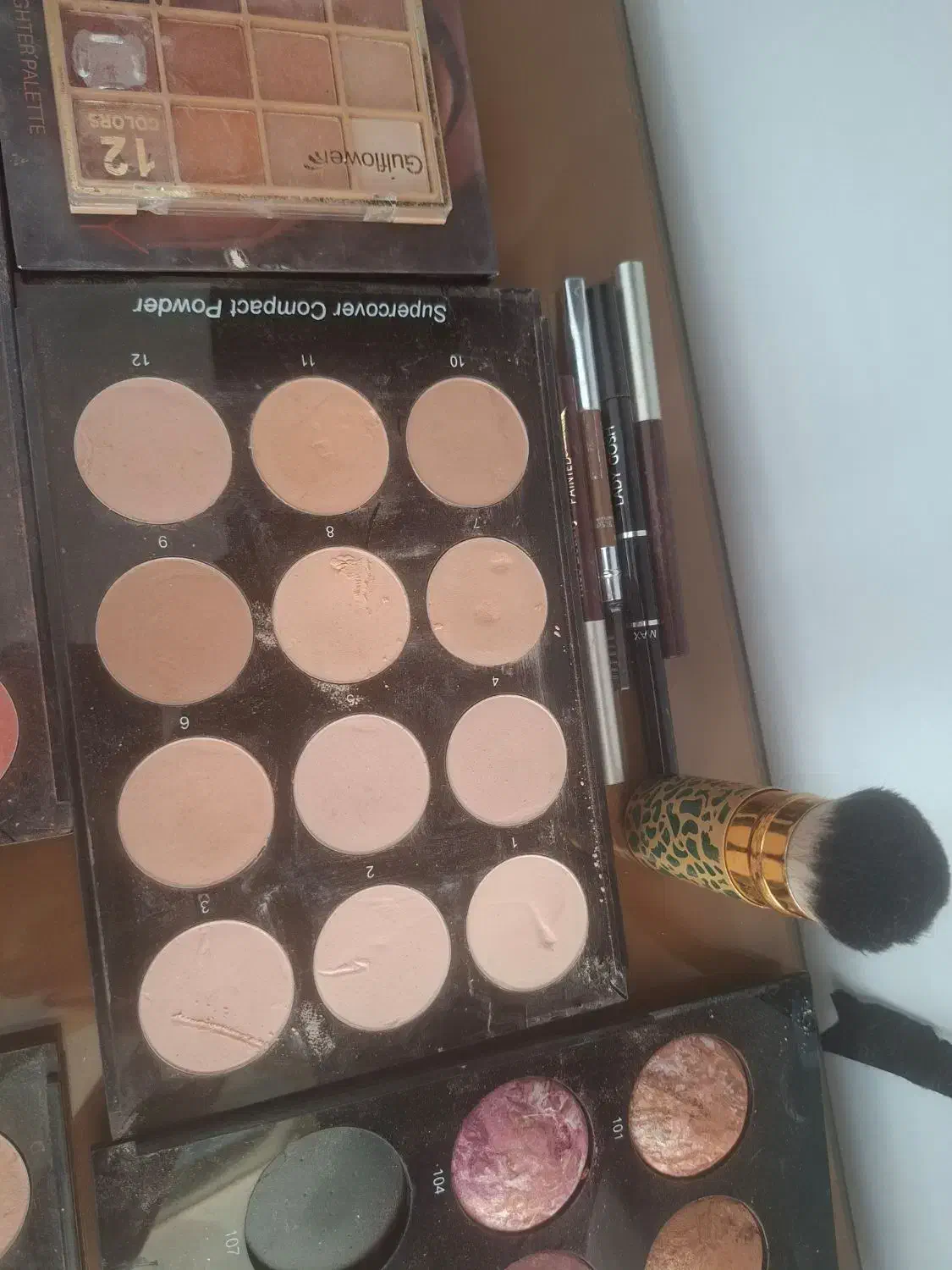 تعدادی سایه تعدادی لوازم ارایش|آرایشی، بهداشتی، درمانی|کرمانشاه, |دیوار