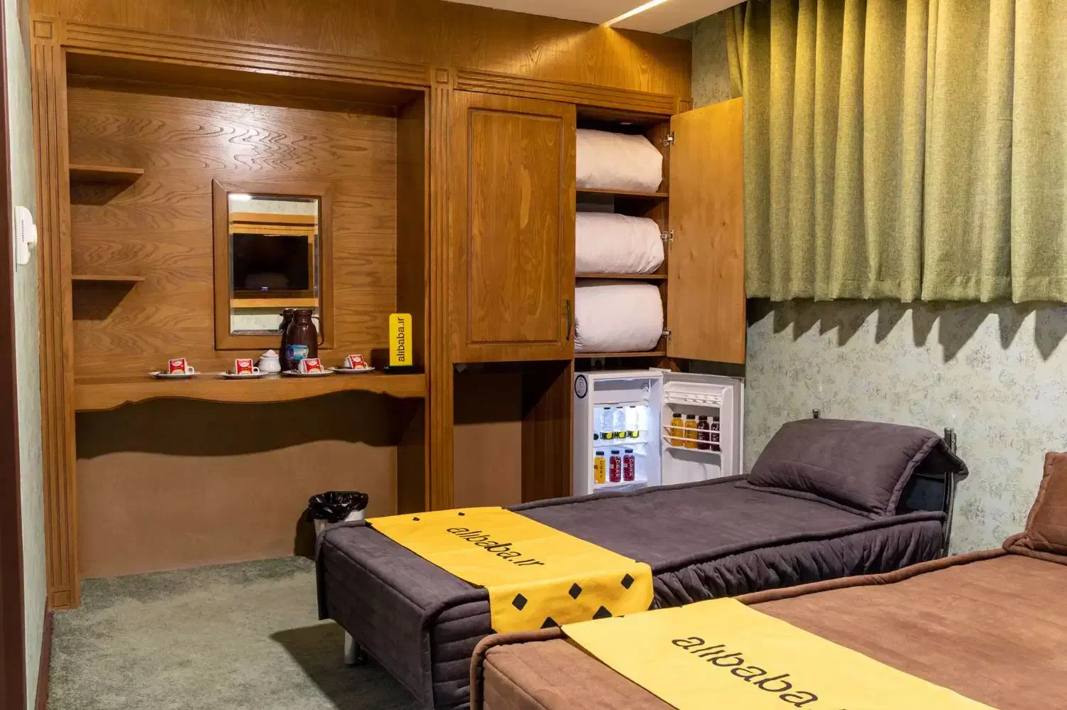 استخدام دردفتر رزرو هتل و رستوران|استخدام خدمات فروشگاه و رستوران|تهران, صادقیه|دیوار