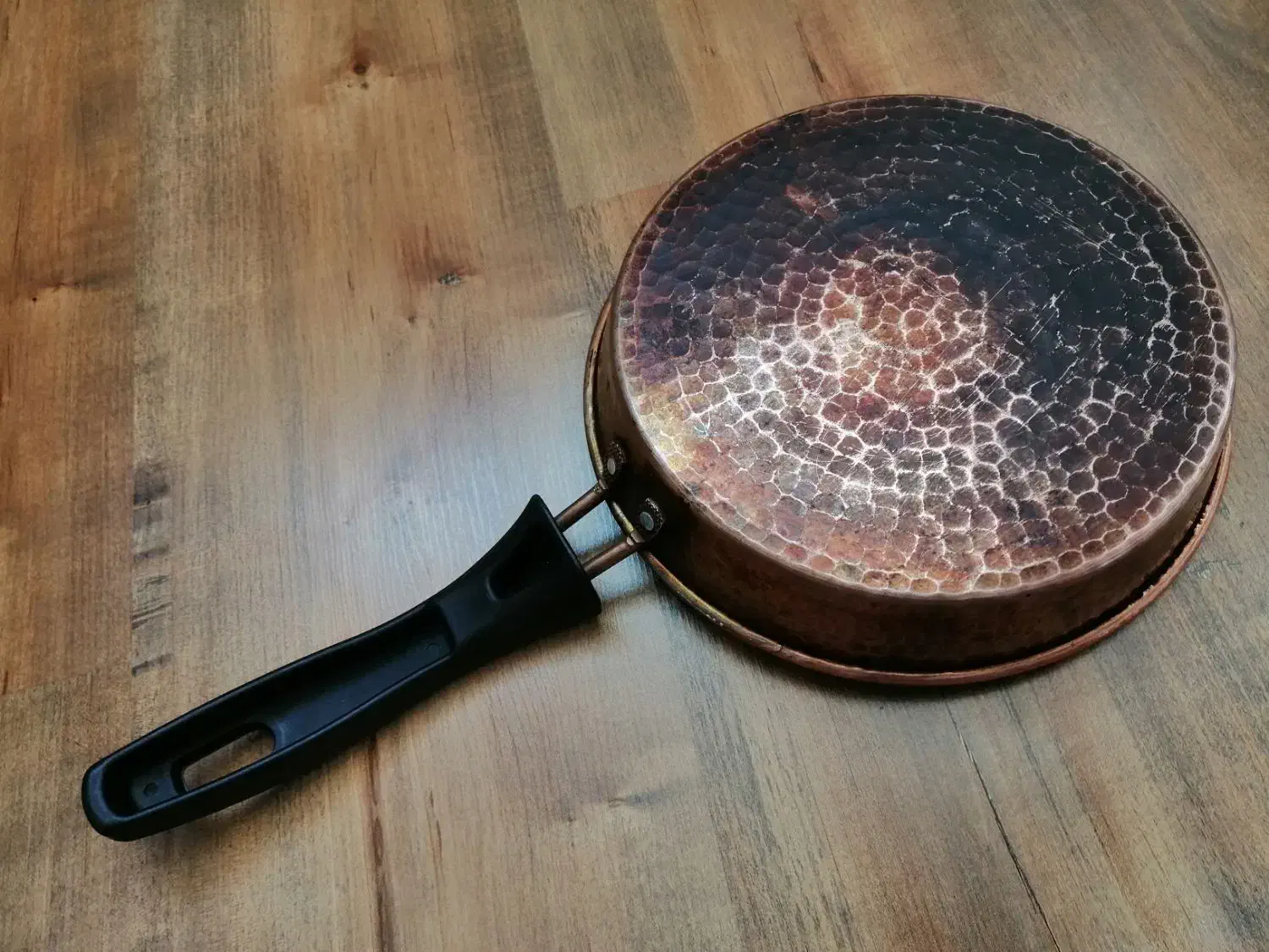 تابه مسی زنجان|ظروف پخت‌وپز|ارومیه, |دیوار