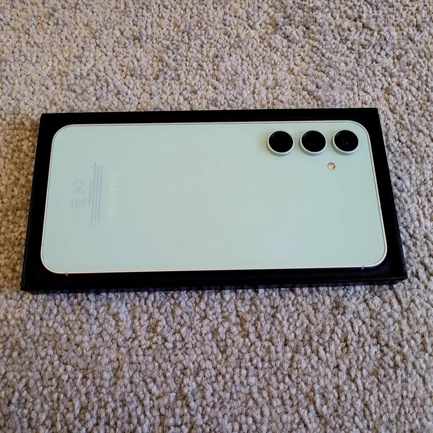 سامسونگ Galaxy S23 FE 5G مشابه آکبند|موبایل|میانه, |دیوار