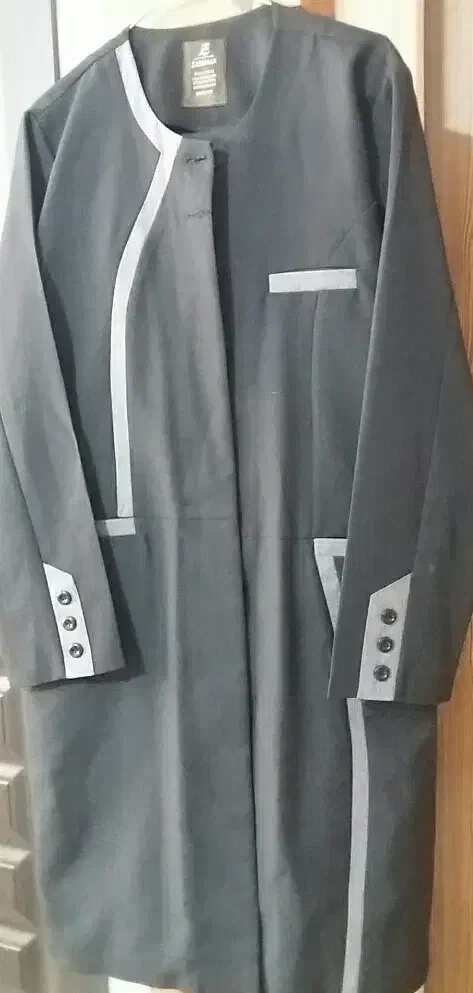 مانتو اداری و تعدادی لباس کاملا نو مناسب|لباس|کاشان, میدان کهنه|دیوار