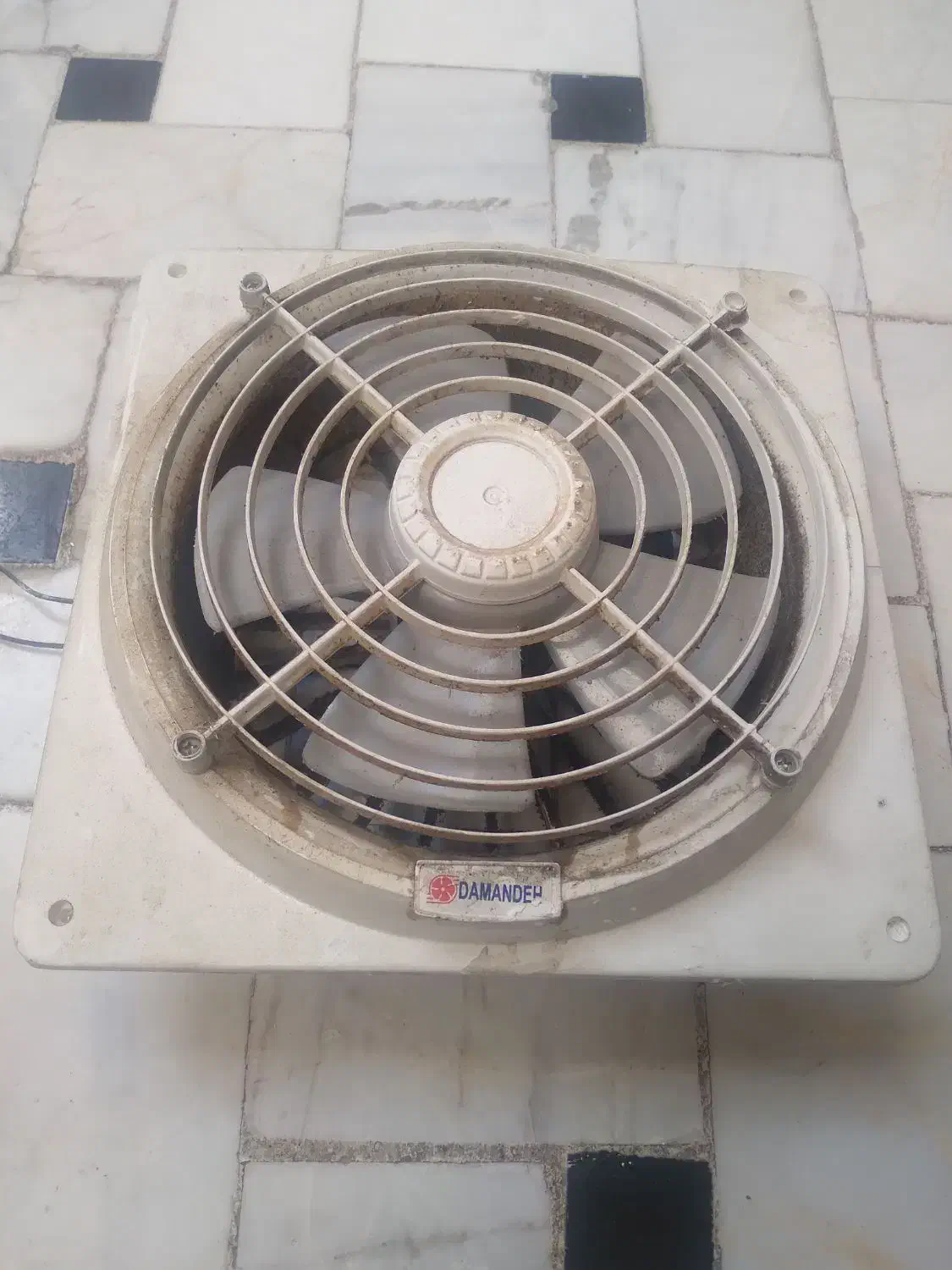 هواکش کارکرده سالم|پنکه و تصفیهکنندهٔ هوا|قم, بوستان جوان|دیوار