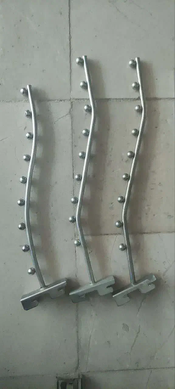 تعدادی مانکن ،چوبکار و رگال دیواری با قیمت مناسب|فروشگاه و مغازه|قم, صدوق|دیوار