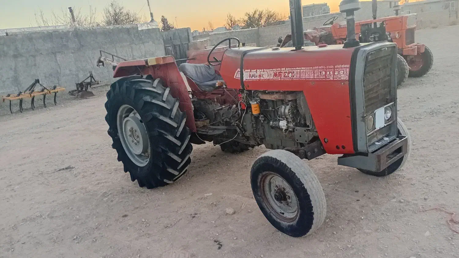 تراکتورفرگوسن|خودرو سنگین|کمیجان, |دیوار