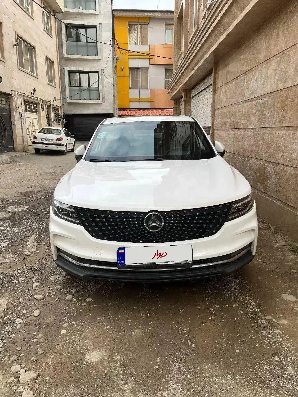 دیگنیتی ۱۴۰۰|خودرو سواری و وانت|لاهیجان, شیشه گران|دیوار