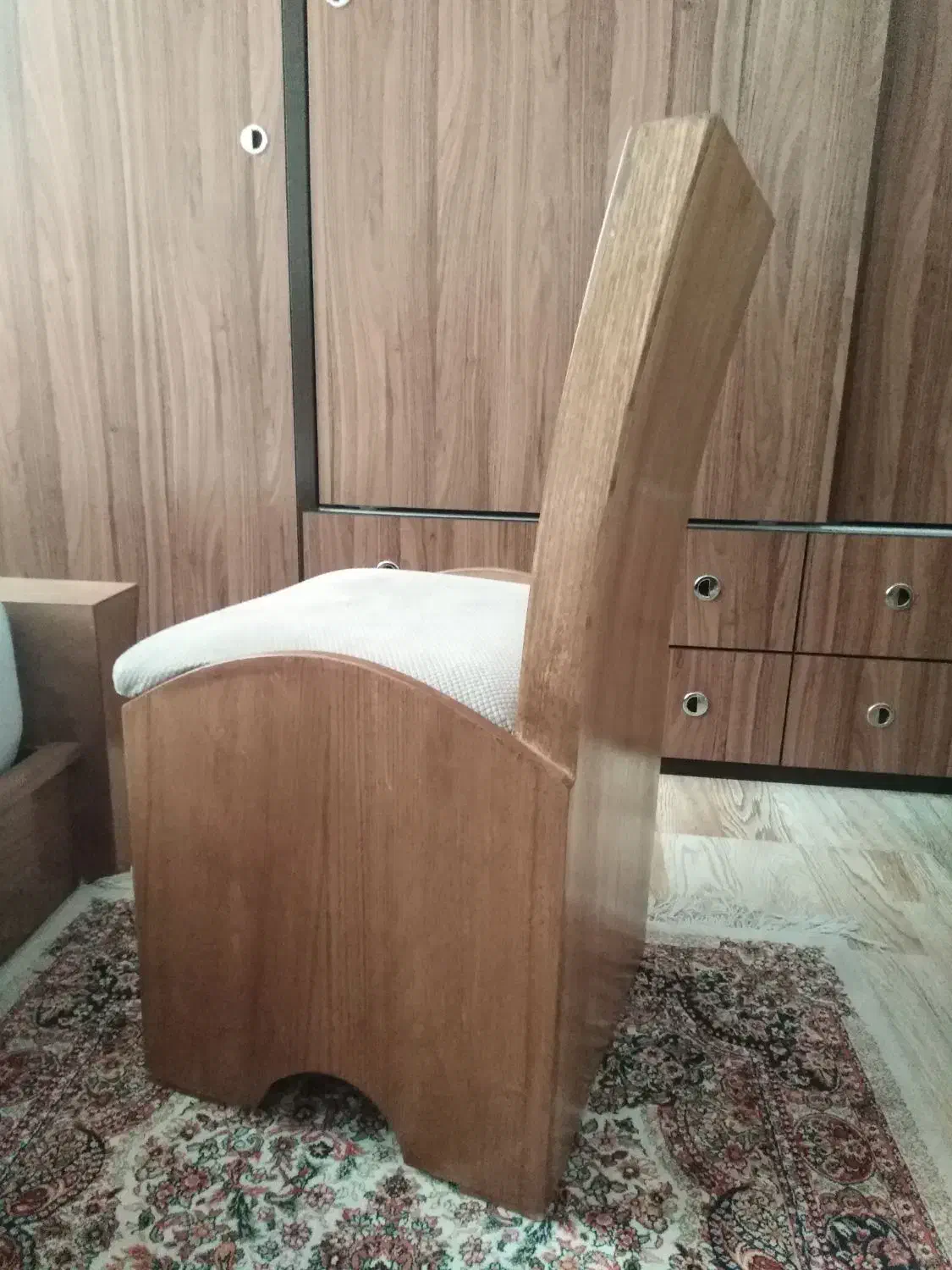 صندلی چوبی|صندلی و نیمکت|ورامین, ورامین|دیوار