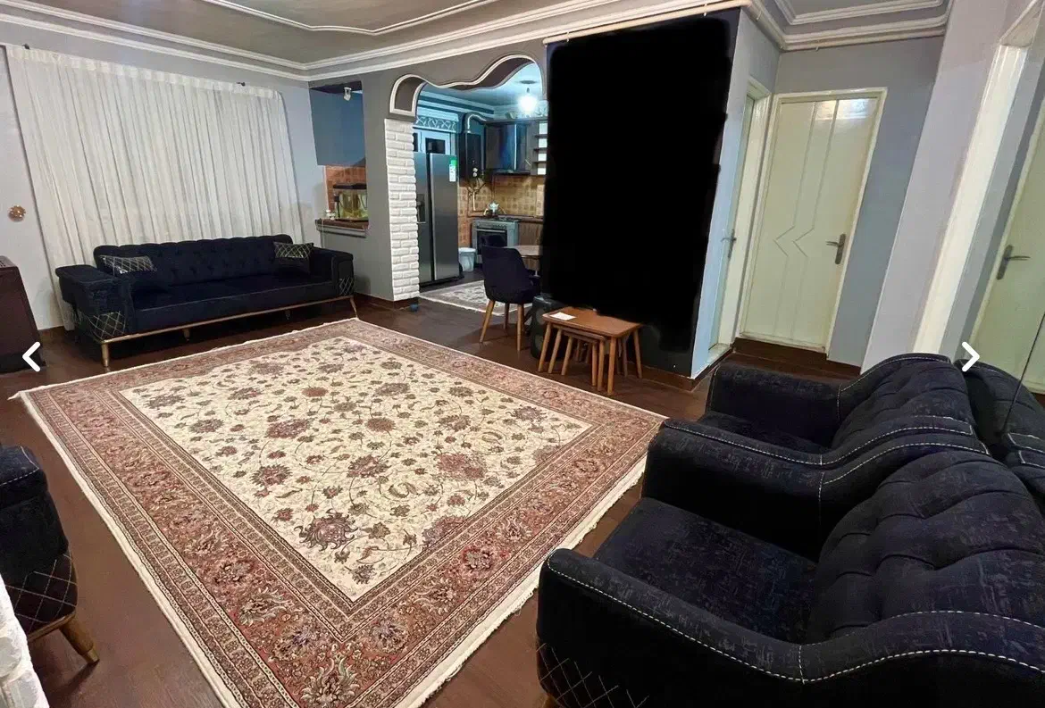 مبل ۸ نفره چستر تخت خواب شو چرم مخمل مشکی|مبلمان خانگی و میز عسلی|رشت, چله خانه|دیوار