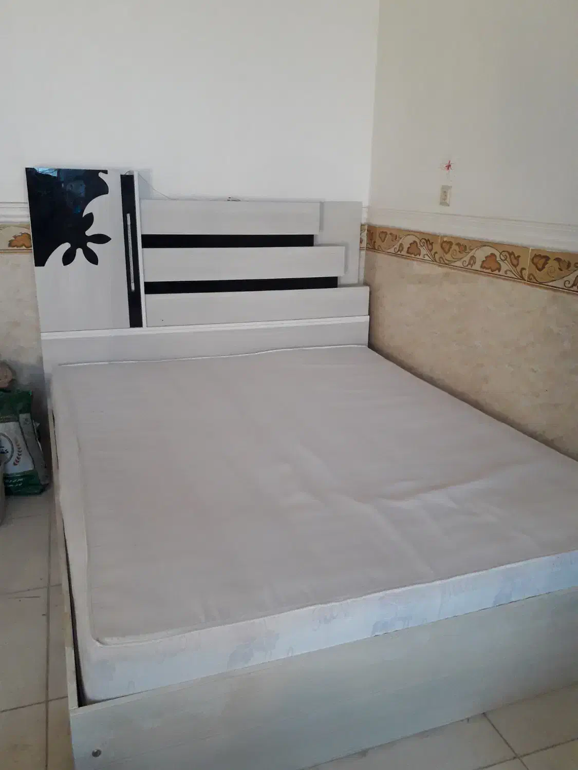 تخت خواب دو نفره با تشک|تخت و سرویس خواب|آبادان, |دیوار