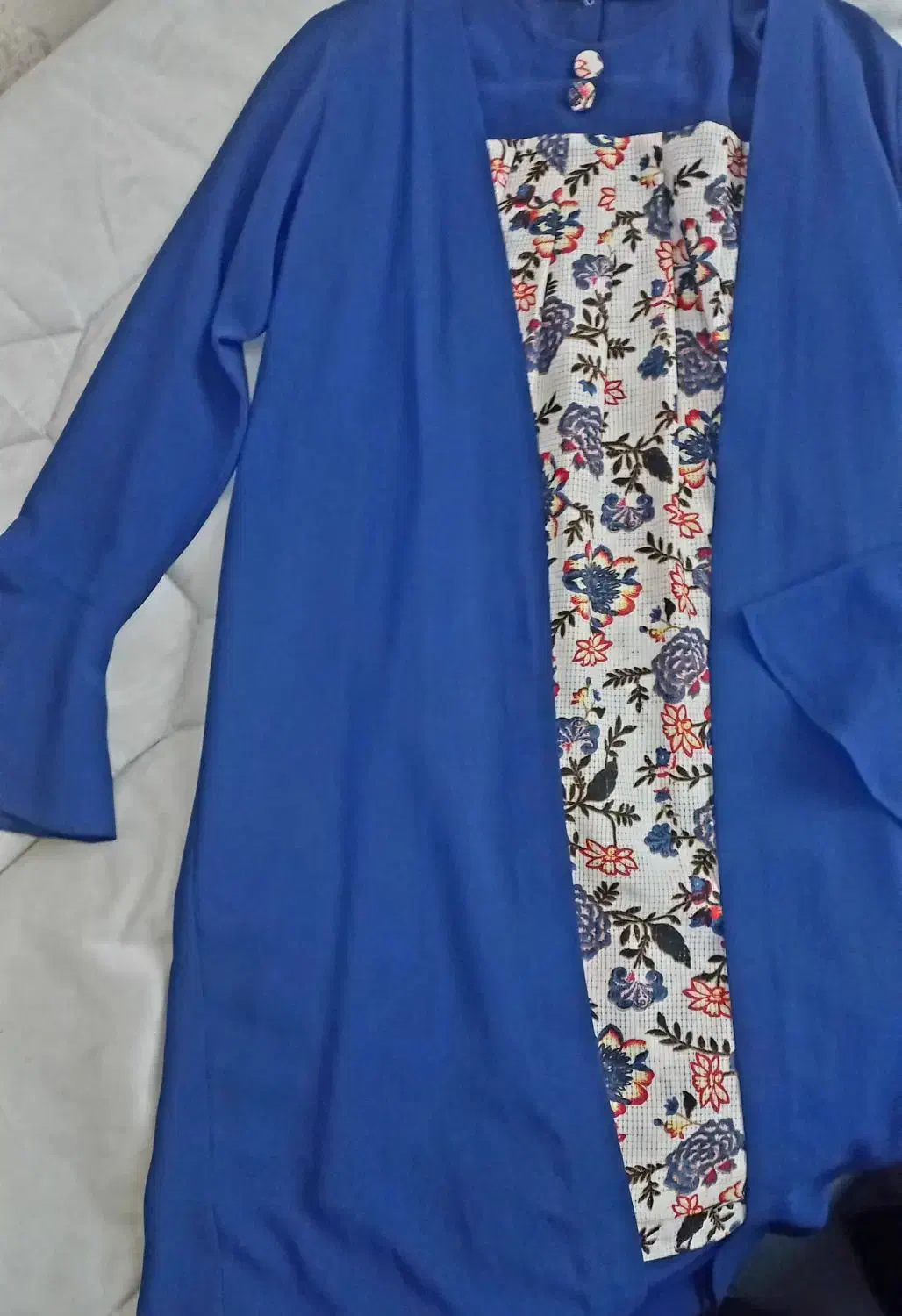 مانتو|لباس|مشهد, یاس|دیوار