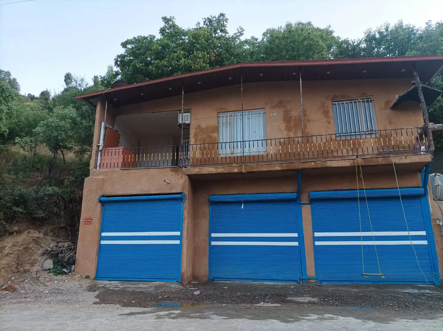 ویلا طرحه بوم گردی روی سده آزاد|اجارهٔ کوتاهمدت ویلا و باغ|سنندج, |دیوار