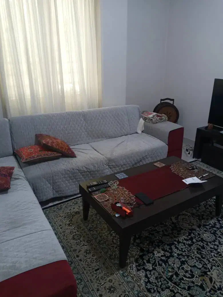 یک دست مبل راحتی|مبلمان خانگی و میز عسلی|تهران, شهر زیبا|دیوار